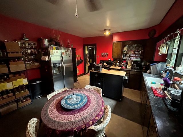 114 Lincoln St, Big Sandy, TN 38221