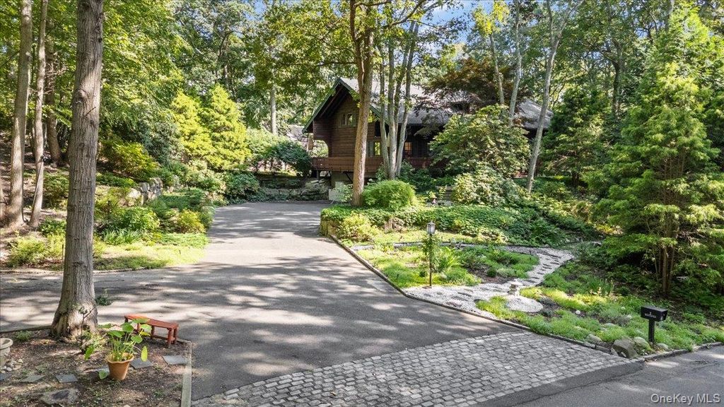 2 British Colony Road, Northport, NY 11768 — photo 2