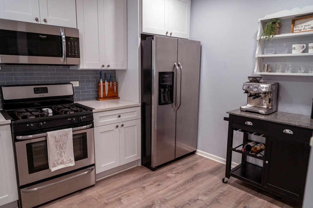 2010 N Stillwater Road, Arlington Heights, IL 60004 — photo 3