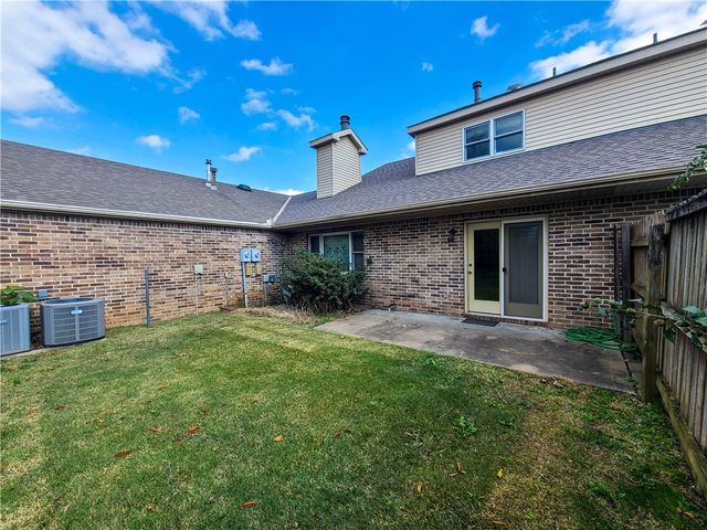 1020 W Cypress Street 2, Rogers, AR 72756