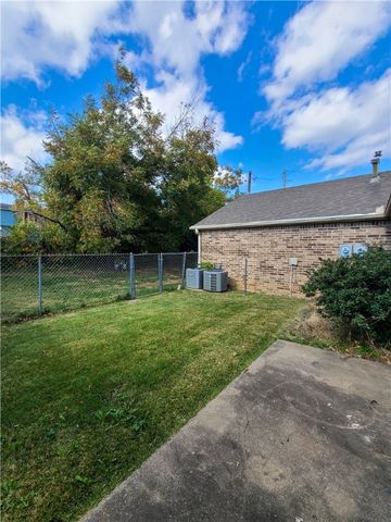 1020 W Cypress Street 2, Rogers, AR 72756
