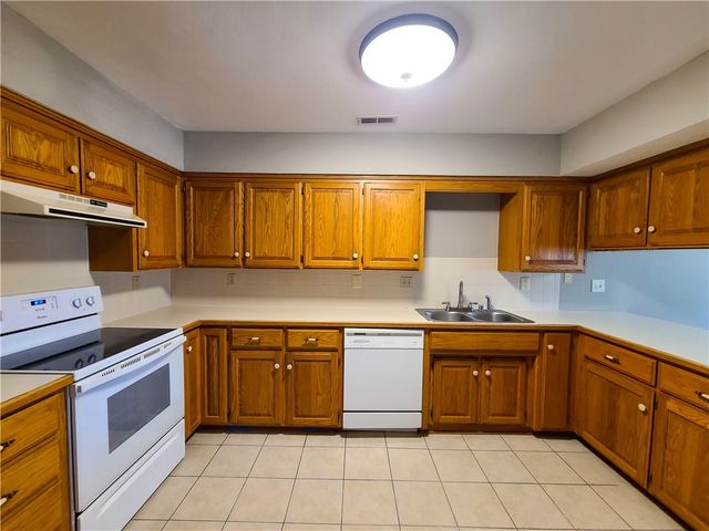 1020 W Cypress Street 2, Rogers, AR 72756