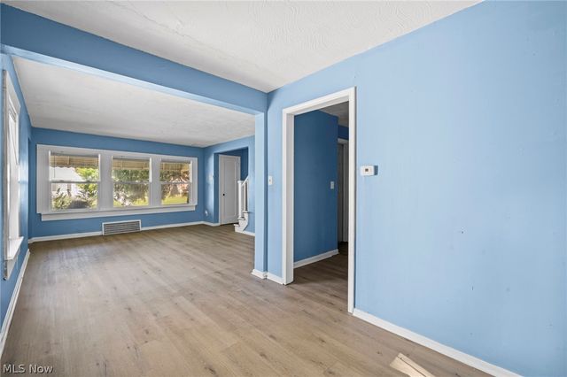 1469 E 250th Street, Euclid, OH 44117