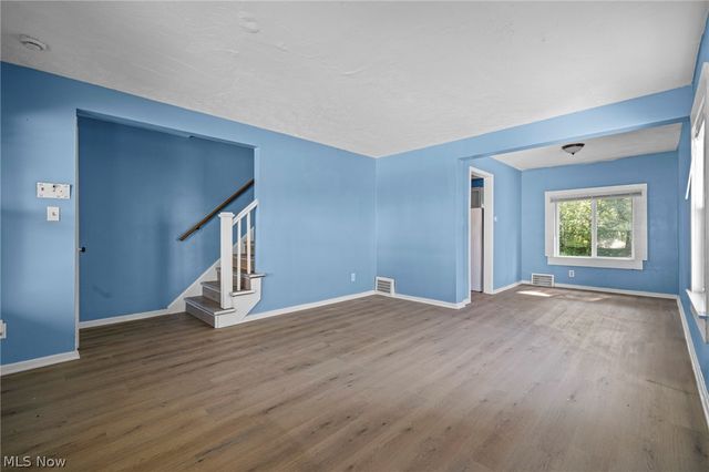 1469 E 250th Street, Euclid, OH 44117