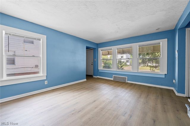 1469 E 250th Street, Euclid, OH 44117