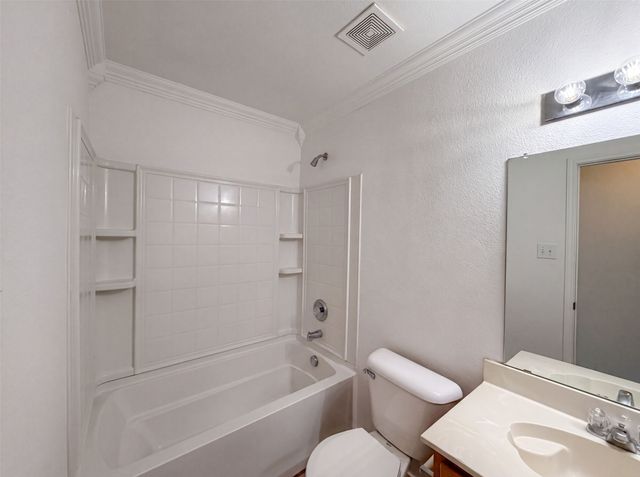 6200 St James Place, Denton, TX 76210