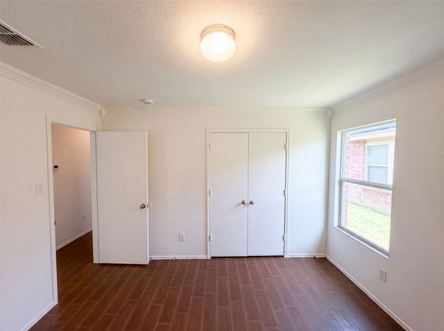 6200 St James Place, Denton, TX 76210