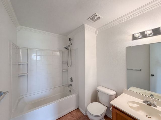 6200 St James Place, Denton, TX 76210