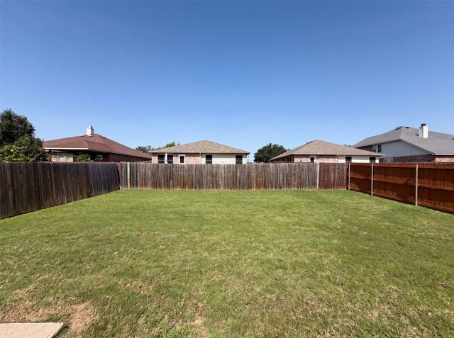 6200 St James Place, Denton, TX 76210
