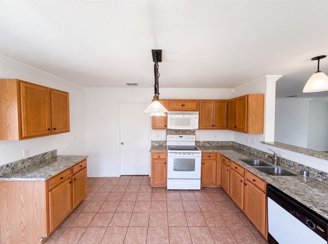 6200 St James Place, Denton, TX 76210