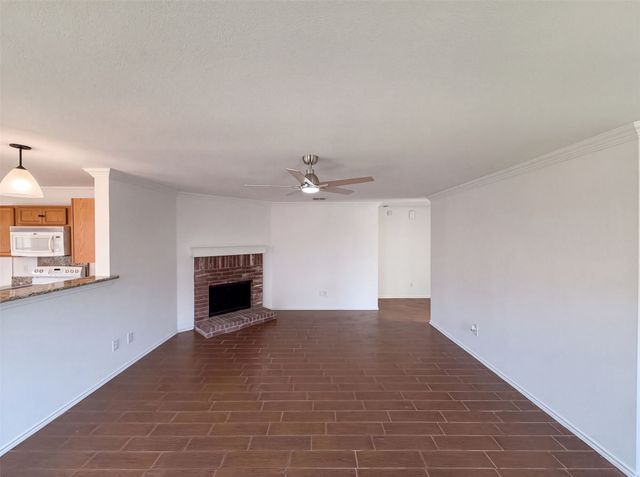6200 St James Place, Denton, TX 76210