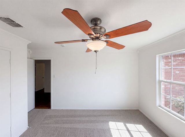 6200 St James Place, Denton, TX 76210