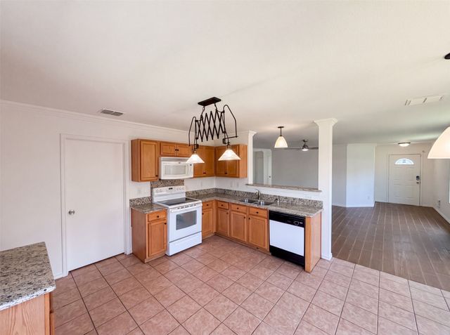 6200 St James Place, Denton, TX 76210