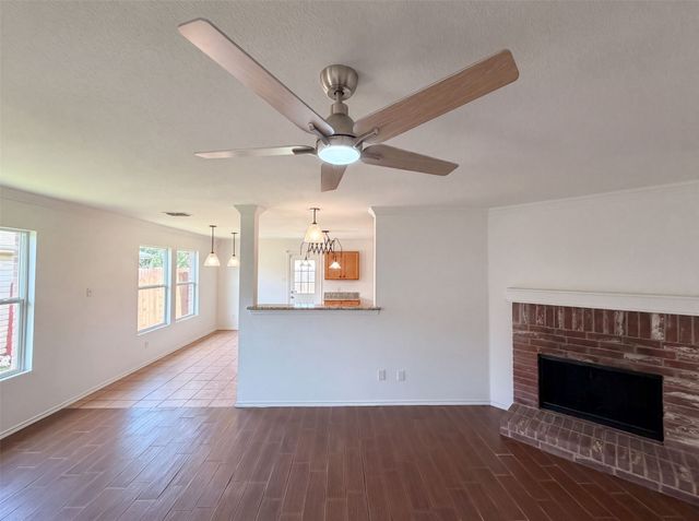 6200 St James Place, Denton, TX 76210
