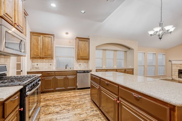 4303 Poppy Drive, Mansfield, TX 76063