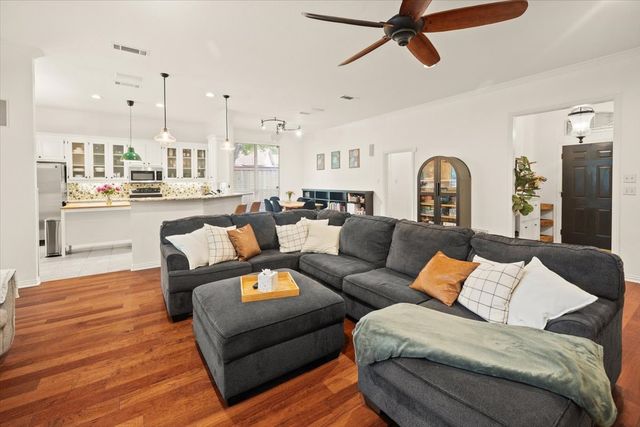 7311 Heritage Oaks Drive, Arlington, TX 76001