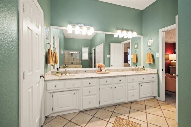7311 Heritage Oaks Drive, Arlington, TX 76001