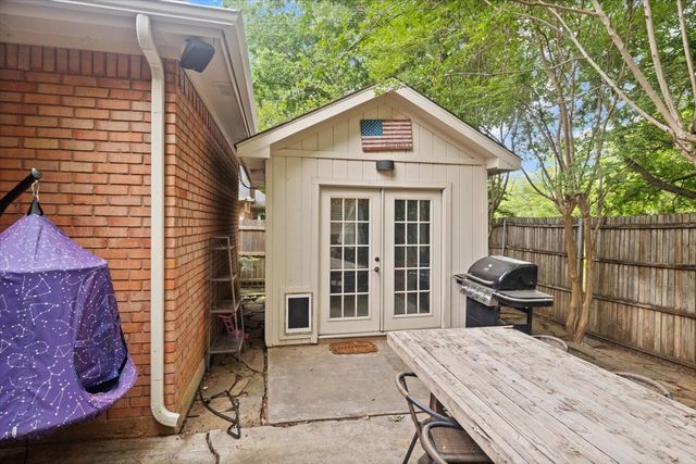 7311 Heritage Oaks Drive, Arlington, TX 76001