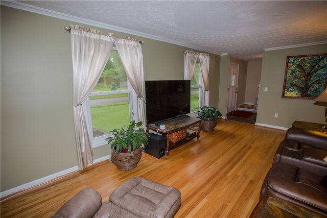 93 Glen Acre Drive, Henrietta, NY 14534
