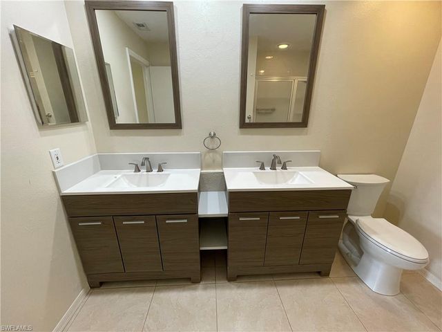 7768 Jewel LN 202, Naples, FL 34109