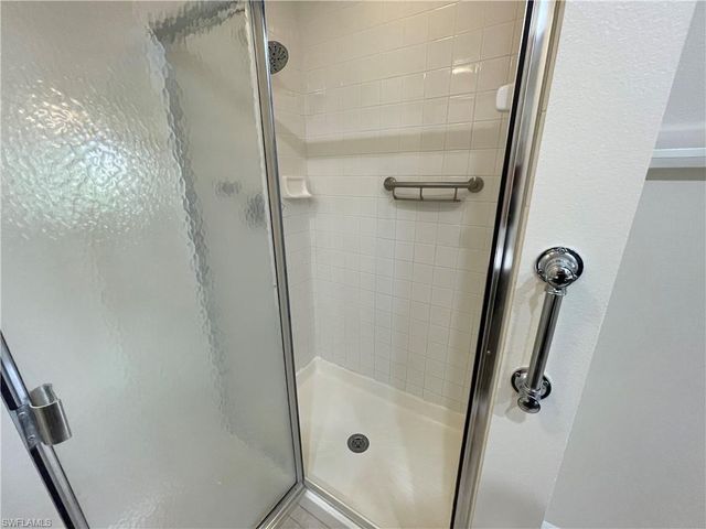 7768 Jewel LN 202, Naples, FL 34109