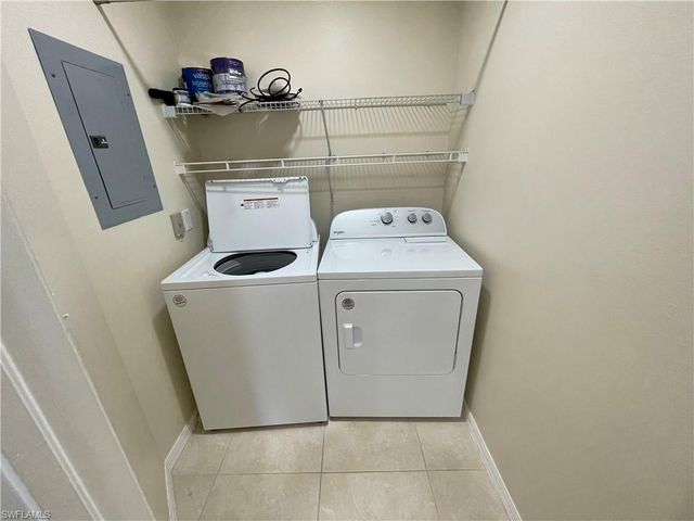 7768 Jewel LN 202, Naples, FL 34109
