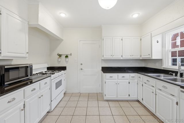 111 Waverly Drive, Tulsa, OK 74104