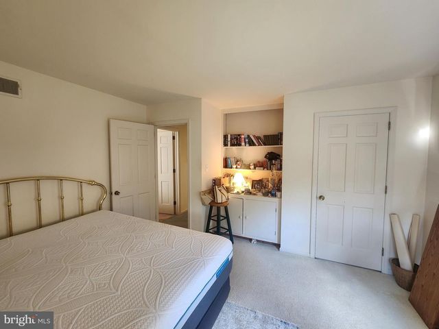 2962 KINGS LN, Lancaster, PA 17601