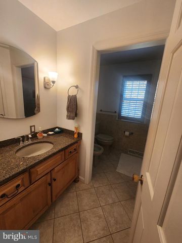 2962 KINGS LN, Lancaster, PA 17601