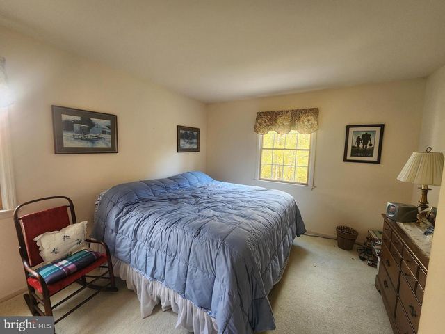 2962 KINGS LN, Lancaster, PA 17601