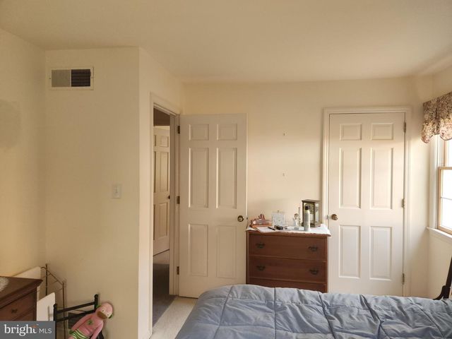 2962 KINGS LN, Lancaster, PA 17601