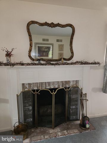 2962 KINGS LN, Lancaster, PA 17601