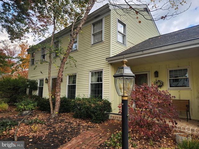 2962 KINGS LN, Lancaster, PA 17601