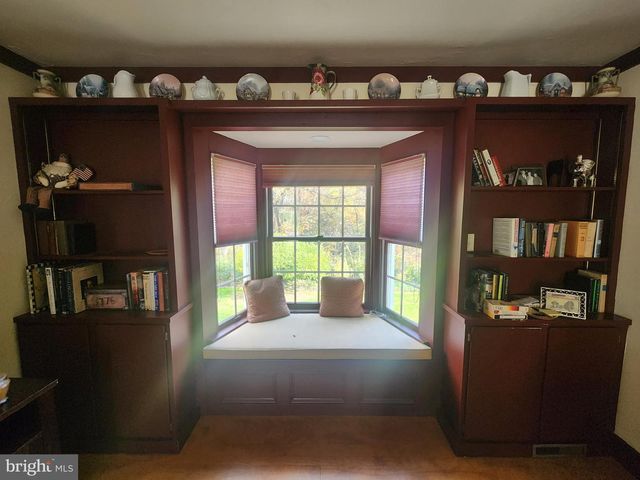 2962 KINGS LN, Lancaster, PA 17601