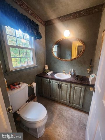 2962 KINGS LN, Lancaster, PA 17601