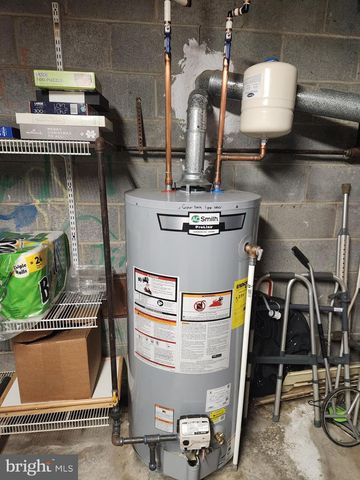 2962 KINGS LN, Lancaster, PA 17601