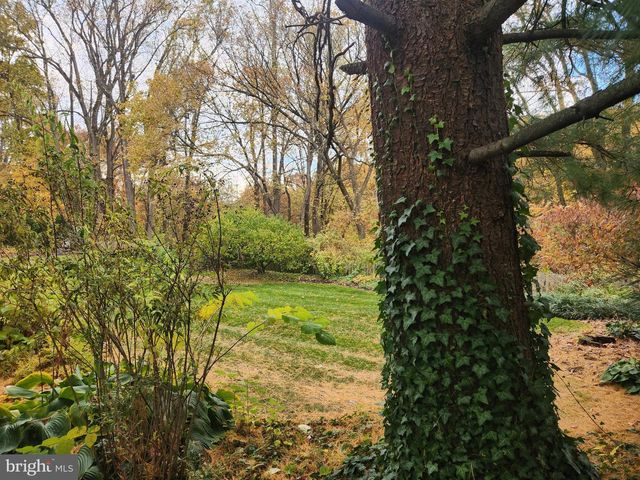 2962 KINGS LN, Lancaster, PA 17601