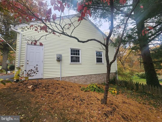 2962 KINGS LN, Lancaster, PA 17601