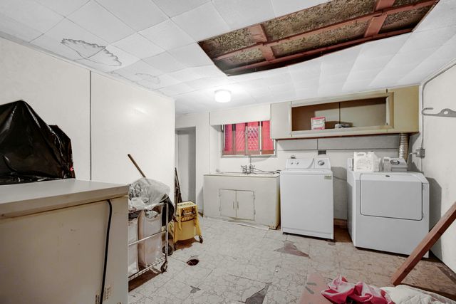 1535 E 84th Place, Chicago, IL 60619