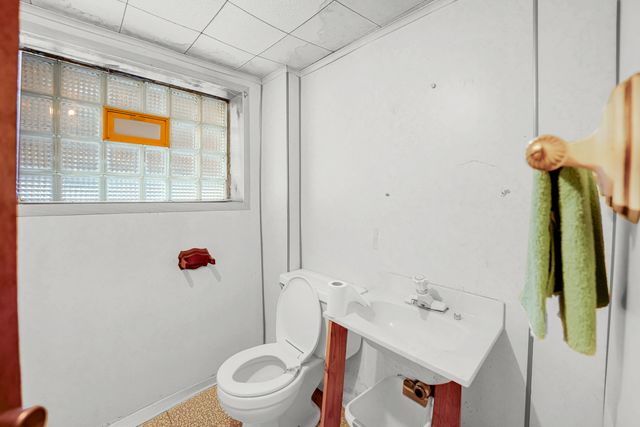 1535 E 84th Place, Chicago, IL 60619