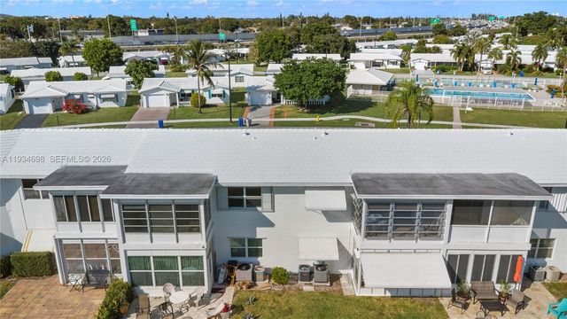 2850 W Golf Blvd 211, Pompano Beach, FL 33064