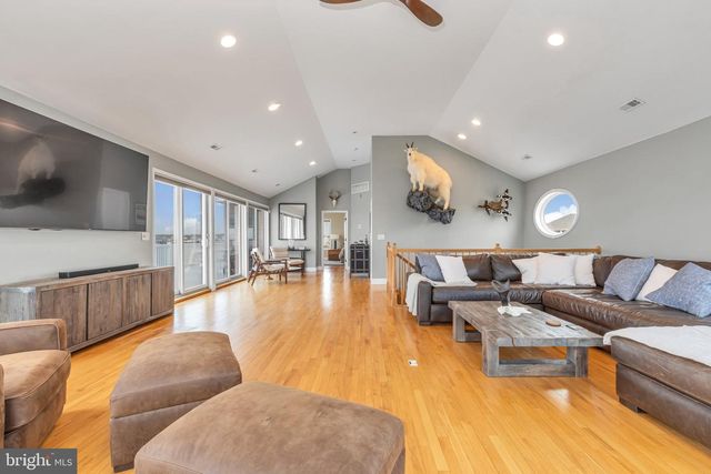 1220 S GREEN ST, Tuckerton, NJ 08087