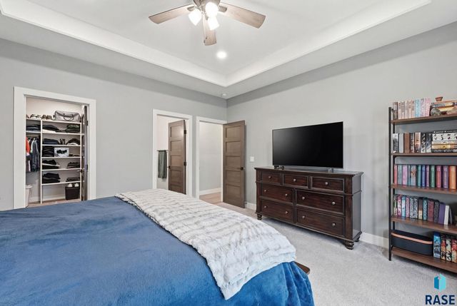 717 N Willow Creek Ave Avenue, Sioux Falls, SD 57110