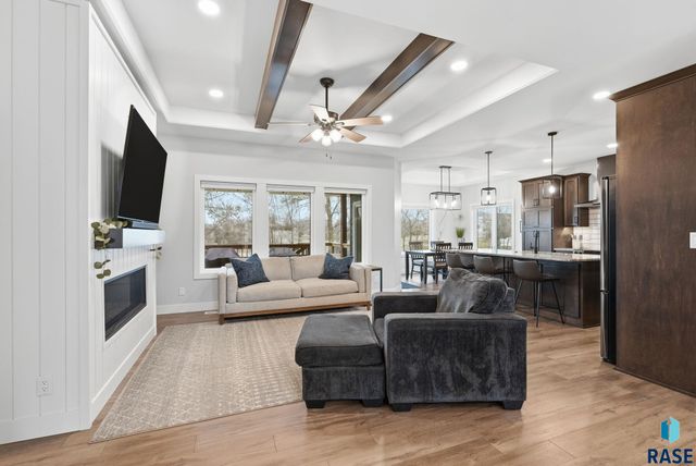 717 N Willow Creek Ave Avenue, Sioux Falls, SD 57110