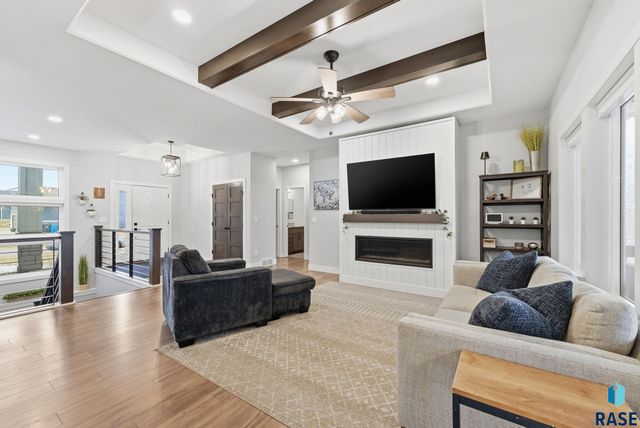 717 N Willow Creek Ave Avenue, Sioux Falls, SD 57110