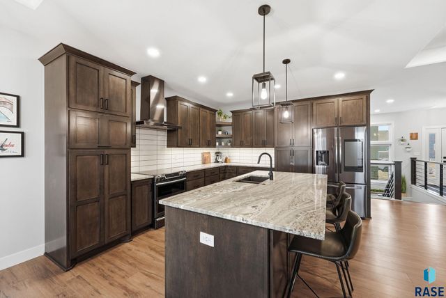 717 N Willow Creek Ave Avenue, Sioux Falls, SD 57110