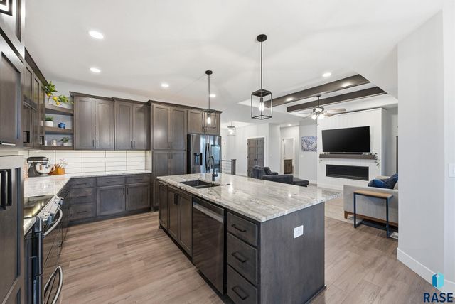 717 N Willow Creek Ave Avenue, Sioux Falls, SD 57110