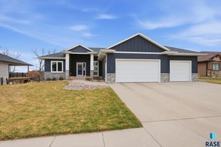 717 N Willow Creek Ave Avenue, Sioux Falls, SD 57110