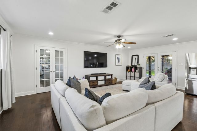 1828 Ems Road E, Fort Worth, TX 76116