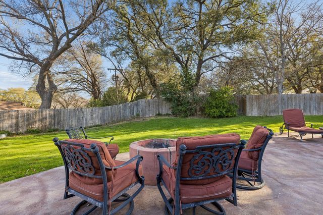 1828 Ems Road E, Fort Worth, TX 76116